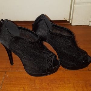 Fabulicious Embellished Black Peep-Toe Heels Sz 8